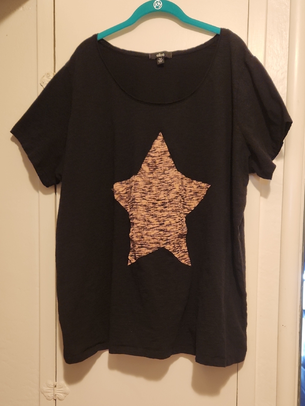 🔥Ellos Black Short Sleeve Tee with Metallic Star